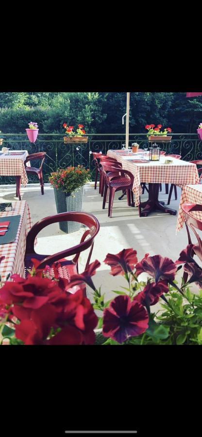 Hotel Restaurant La Renaissance Saint-Cirgues-en-Montagne Экстерьер фото