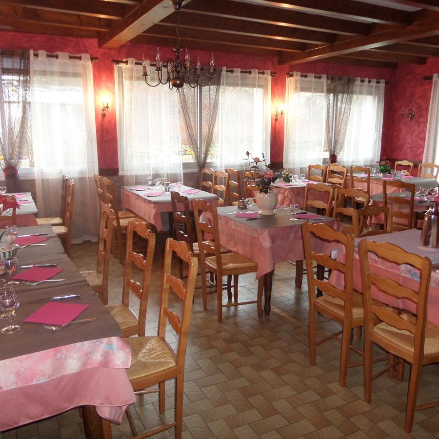 Hotel Restaurant La Renaissance Saint-Cirgues-en-Montagne Экстерьер фото