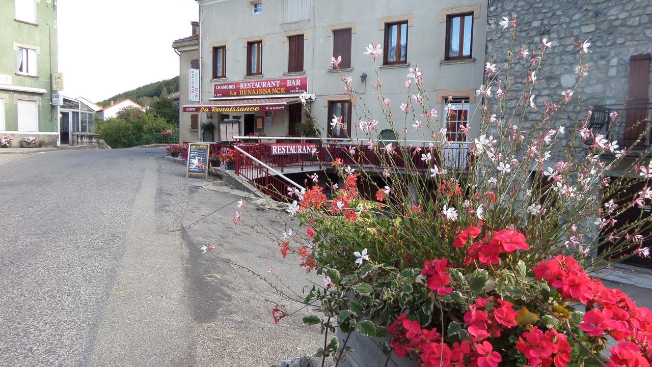 Hotel Restaurant La Renaissance Saint-Cirgues-en-Montagne Экстерьер фото